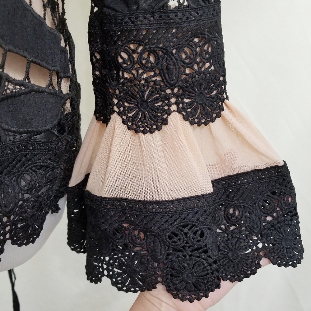 Venus Corset back lace top black bell sleeves statement women's size 10 - Picture 5 of 8
